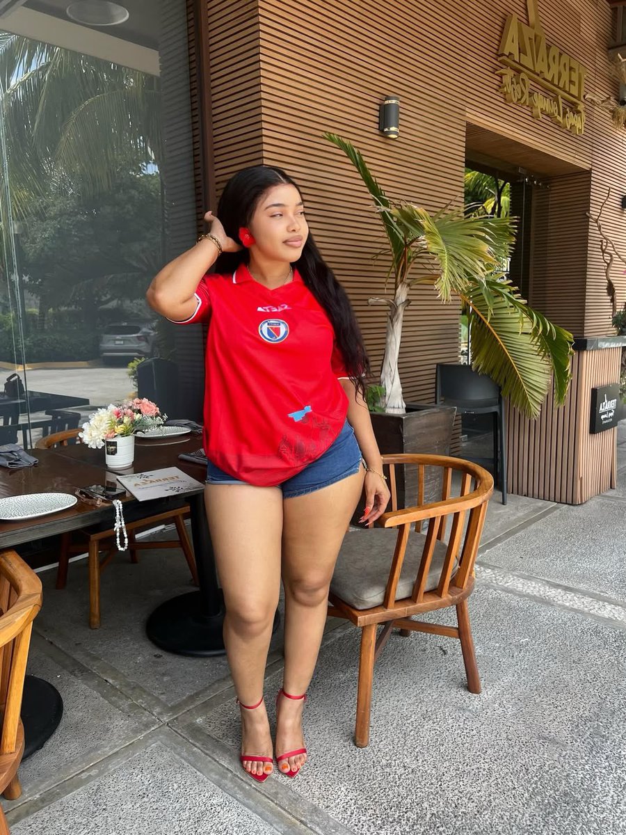 lavie100sens's tweet photo. A Haitian woman is poetry written by the Caribbean breeze. 🌴🇭🇹 😍✨❤ 🇭🇹✈️⚓️🗺️🕹️🪄
welcome to first black nation
welcome to HAITI
#welcometohaiti
#firstblacknation
#visithaiti
#beauty #TREASURE #haitiangirl
#haiti
@sndra_l
The Pearl of the Caribbean https://t.co/lz99ezOabx