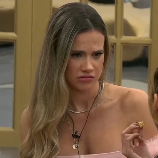 ccim23's tweet photo. lo expresiva que es cinzia por favor

la amo tanto jajsks
#GranHermano https://t.co/9Nd89QwIHB