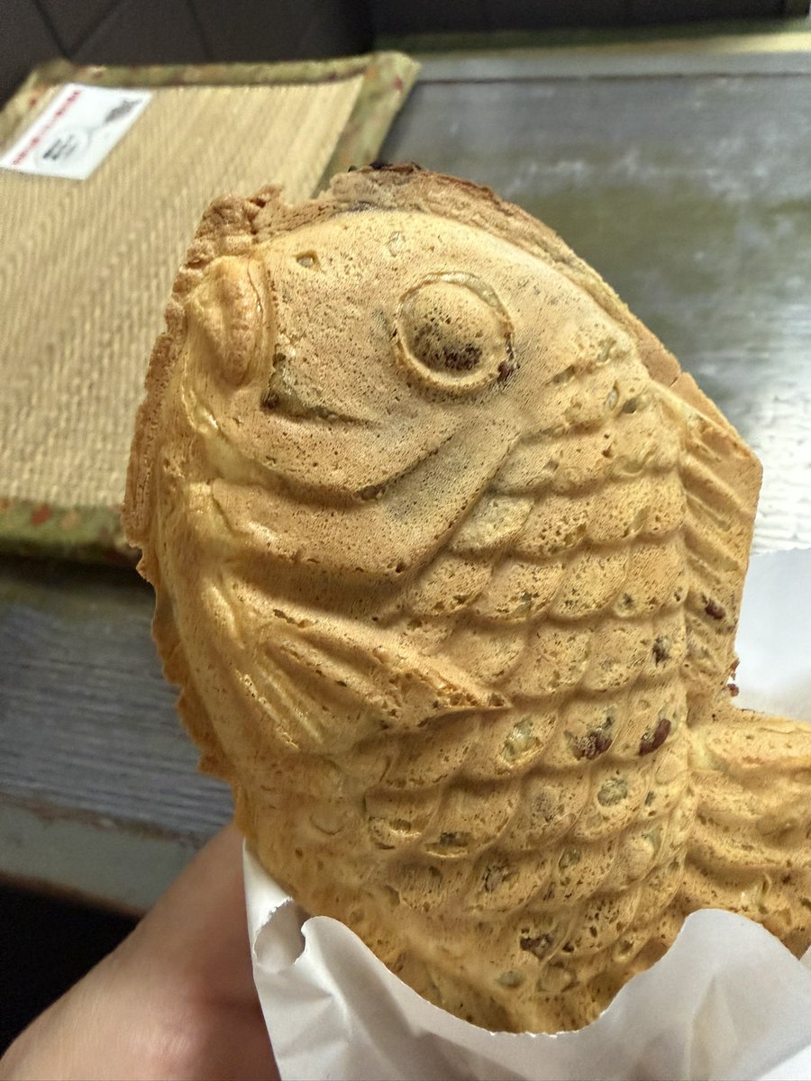 oki_mdaichi_87's tweet photo. 久しぶりの「わかば」
平日の曇天だしと思ってたけど、それでも結構な行列😅😋 https://t.co/G0Gzb0fUFq