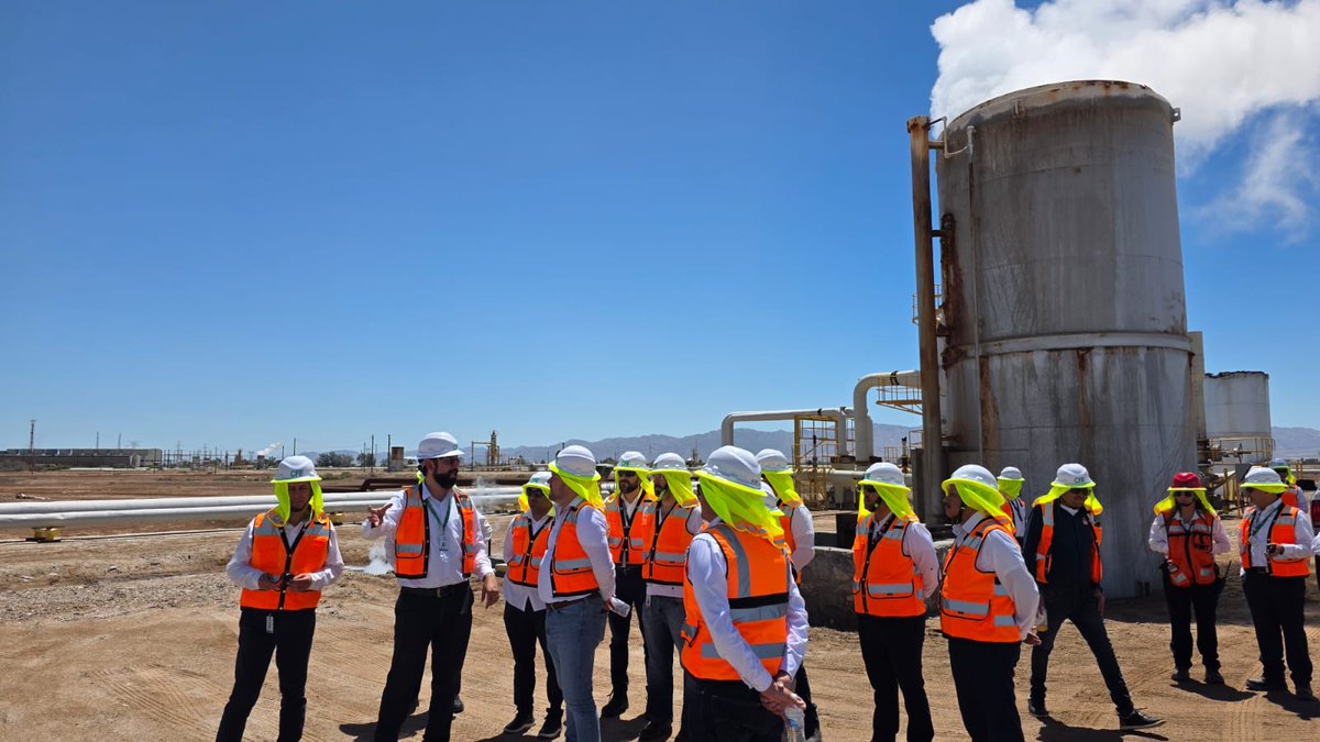 ConexionMxli's tweet photo. #Entérate | LA CFE SUPERVISA LA OPERACIÓN DEL PROCESO GEOTERMOELÉCTRICO DEL CAMPO CERRO PRIETO | CFE refrenda su compromiso con el impulso de fuentes de generación renovables y firmes para el robustecimiento del sistema eléctrico | +detalles: https://t.co/GeShdewA5X https://t.co/5Jj2y6cRll
