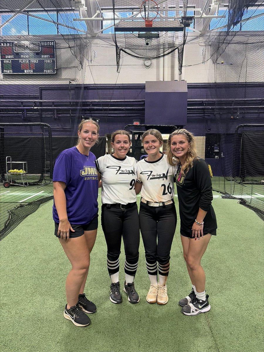 ARowan2030's tweet photo. Thank you @JMUSoftball for a great prospect camp! I had an awesome time learning from the coaches and gained valuable feedback, especially about the mental side of the game. Thank you for a great experience! #GoDukes 💜💛 https://t.co/LWxXTwWO4U