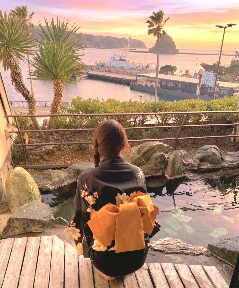 QdAf0l's tweet photo. 今日は露天風呂の日♨️
週末温泉旅行を予定していた方
ツーリングやお友達と約束をしていた方・お仕事の方
心配が絶えません

日本代表 スウェーデンと1-1のドロー 
グループF2位通過で決勝T初戦はブラジルとですね⚽️🏆

日本での大きな地震・台風
他国の地で活躍されてる選手の皆さんも心配の中お疲れ様です

元気を頂きました👏