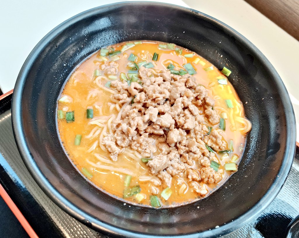 shrinker661's tweet photo. 最終日は行きたいところ大体閉まってた…_(┐「ε:)_
道の駅でラーメン食べつつ早めに空港へ。
新千歳のガンベで欲しいもの色々あったけど持ち帰りを考えると…。 https://t.co/P5m88ED2Zo