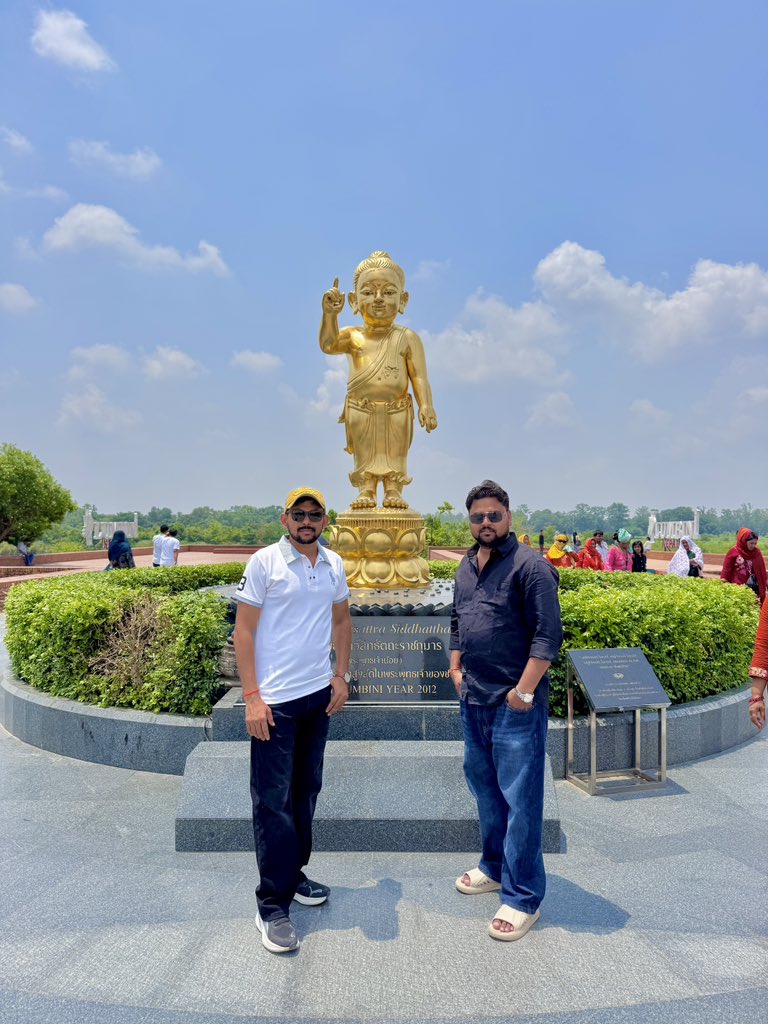 prrabhatdinkar's tweet photo. "अच्छे व्यवहार का भले ही कोई मूल्य न हो_
लेकिन आपका अच्छा व्यवहार लाखों दिलों को ख़रीदने की ताक़त रखता हैं...!!"🙏🏻

#सफ़र..🍁
#loveuzindangi😍
#Lumbani👍 https://t.co/jh7Ex8Rlsf