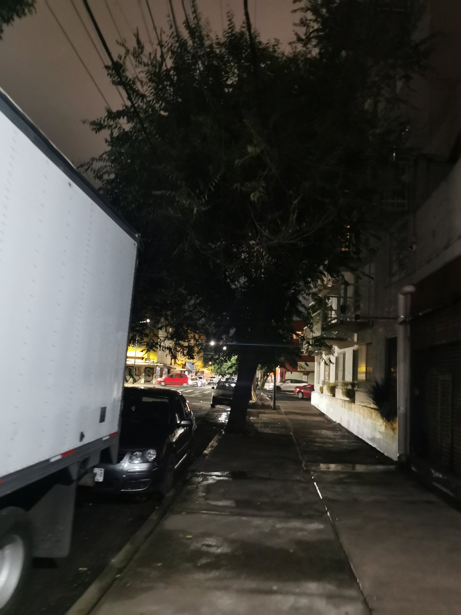 Val860214's tweet photo. @erikayazminrg @AlessandraRdlv De weva su chamba
PocaMonta ponte a chambear mejor, en la esquina de Dr Erazo y Dr Andrade sin respuesta por parte de @AlcCuauhtemocMx @pcacuauhtemoc @erikayazminrg, sin luz y tiradero de cascajo https://t.co/6Bab5Yewqy
