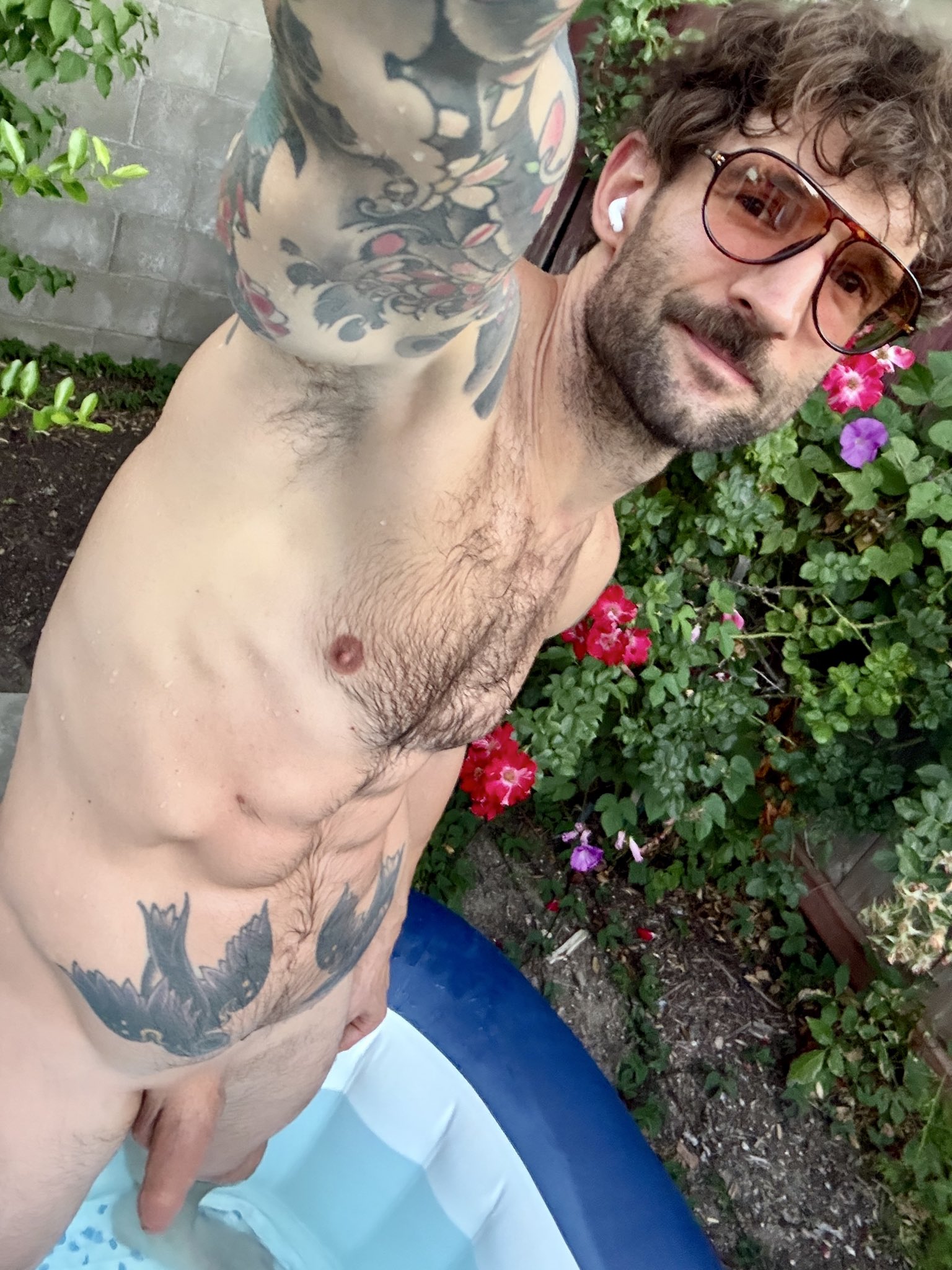 💦😎😏 https://t.co/PWIFdmUSLO