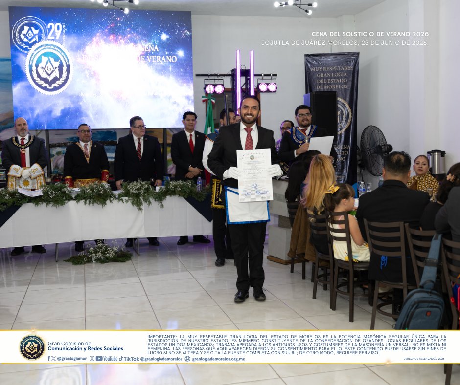 granlogiamor's tweet photo. 3/4

La entrega de una Carta Patente representa el nacimiento de una nueva columna para nuestra Gran Logia. La investidura de la Vara al H.·. Gran Maestro de Ceremonias recuerda que el orden y la armonía sostienen la grandeza de nuestros trabajos. #GranLogiaDeMorelos https://t.co/azgYBNZvyE