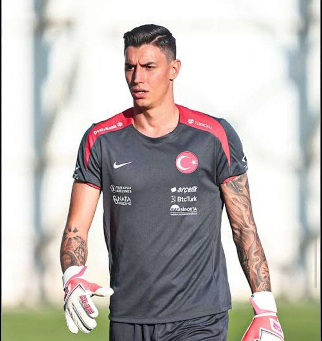 yescontext_fb's tweet photo. Mert günok gibi kendini kanıtlamış, Berke Özer gibi büyük maçlara damga vuran iki kalecimiz varken kovacana kalmak.

Bu Uğurcan çakirda ne buldun sen montella rezil herif havele.

Sağlam kalemiz olsaydi türü atlamıştık.
Türkiye - ABD #MilliTakım https://t.co/LrAc2a18hC
