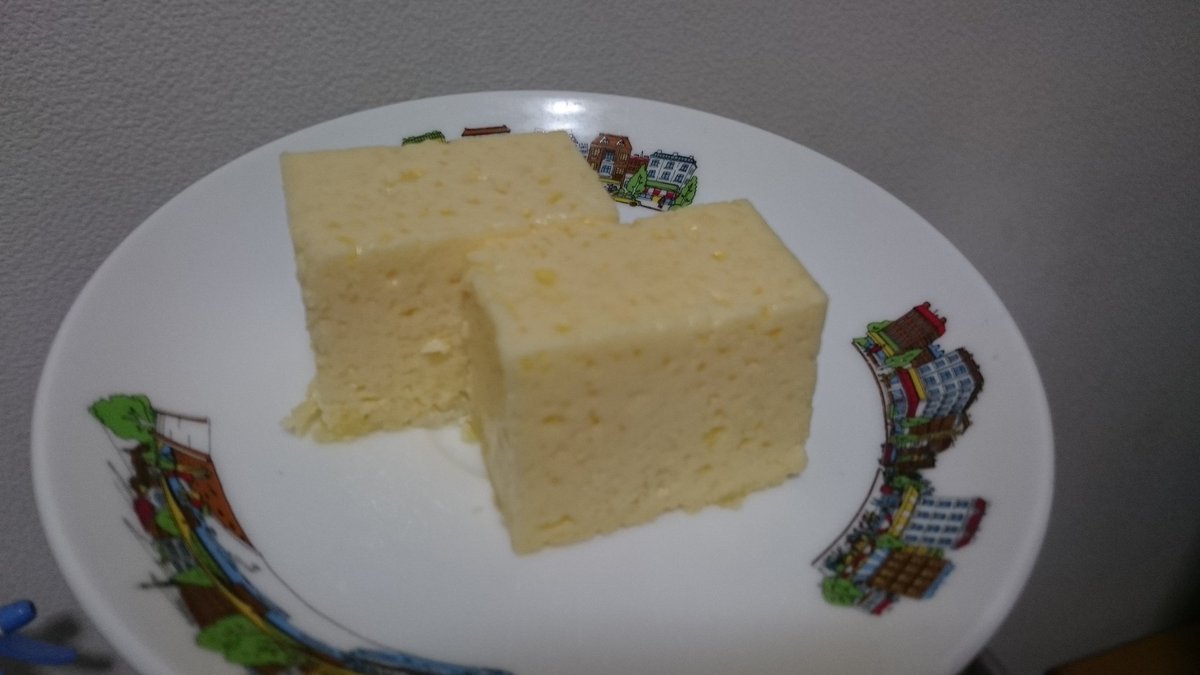 MoroShun's tweet photo. 10年前の今日、初めて作ったチーズケーキの写真が出てきた

卵豆腐か茶碗蒸しにしか見えぬ https://t.co/ygUnTlxk3c
