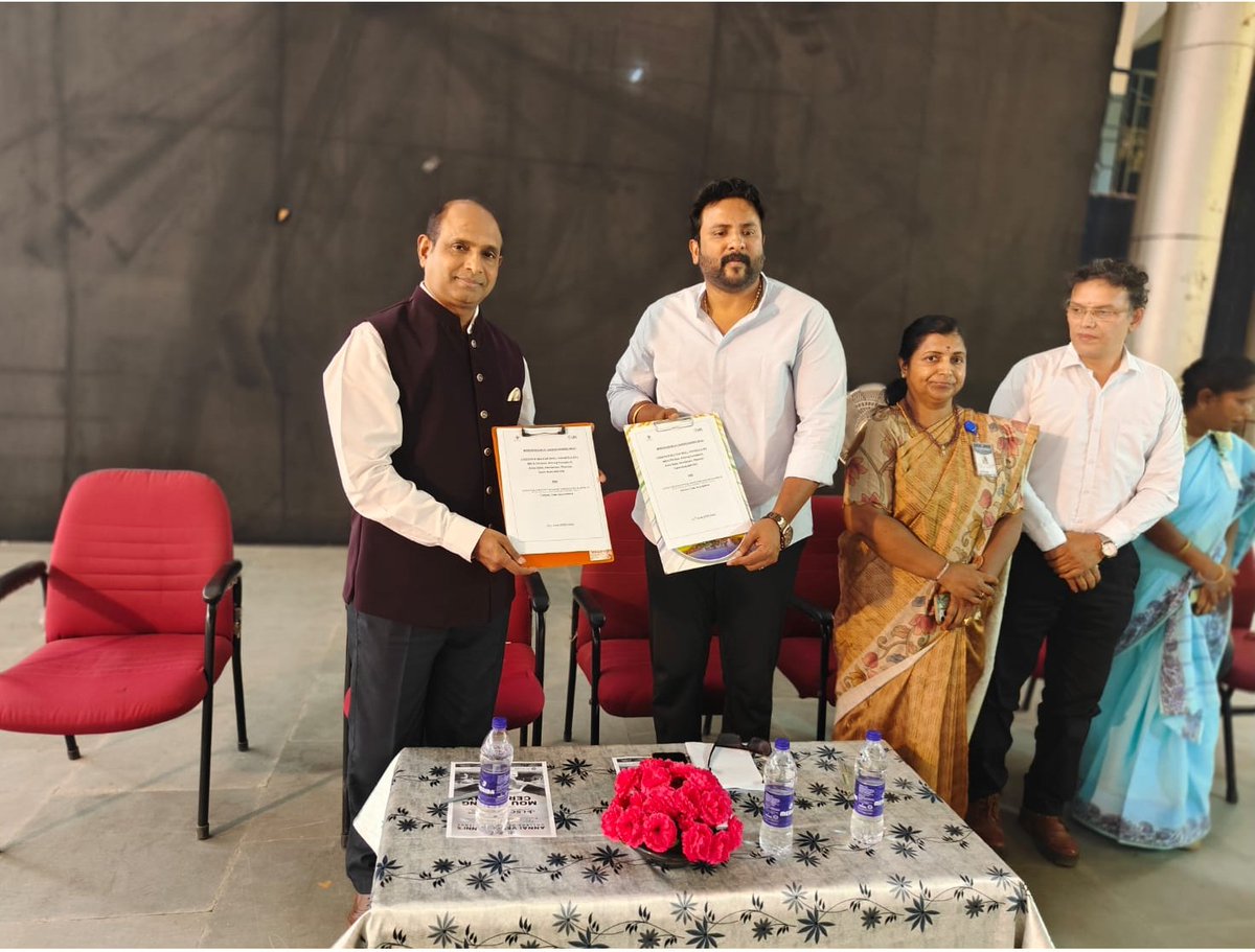 LogisticsSSC's tweet photo. 🚀Transforming Education into Employability: A New Era for Aspiring Logisticians!

We are thrilled to announce Logistics Sector Skill Council (LSC) officially signed a Memorandum of Understanding (MoU) with Annai Veilankanni's Educational Institutions on 24 Jun 26! https://t.co/gsTxQZ63dk