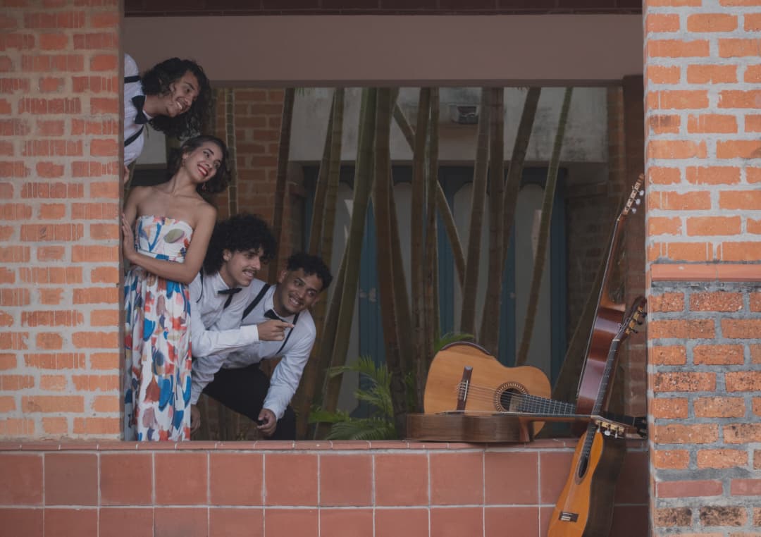 ciocruz's tweet photo. En una nueva emisión del espacio Dando la Nota regreso al diálogo con el joven músico Luis Javier García Rodríguez, director del Cuarteto de Guitarras Cuerdas del Alma.
Conoce las interioridades de la conversación siguiendo este enlace 👇
https://t.co/c6hteFcldU https://t.co/j3rnLCGkmv