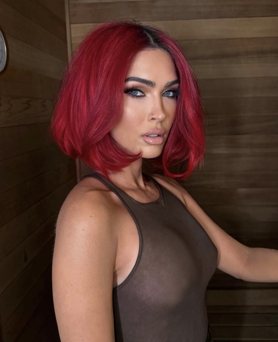 PurpleTalkz's tweet photo. Megan Fox with red hair is absolute fire 🔥 https://t.co/gOq84RsJ3N
