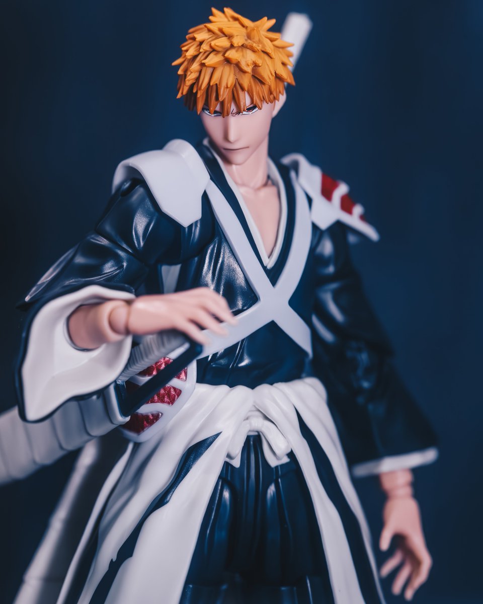 DemieTournes's tweet photo. "Getsuga tensho- Getsuga Jujishō!"
-----------
Very fun figure to pose and Ichigo is far too cool, but i wont go too deep into a bleach collection because i need to have a semblance of self-control ʘ‿ʘ
---------
🔦: 3x Ulanzi Lights 
🏞️: Handpainted Backdrop
📸: Canon 6D Mark II - Ulanzi Lights x2
100mm Lens
🧩:S.H Figuarts Kurosaki Ichigo (True Shikai)
#toyart #toyphotography #bleach #shfiguarts #figurecollector