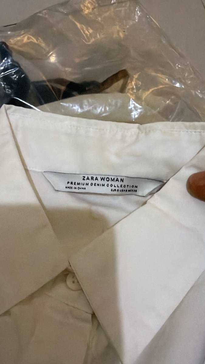wolfhard579672's tweet photo. guys ada yang mau ga ya 
baju zara aku jual 90k aja 
dijual karena ga kepake
Size nya S tapi up to M ya 
#preloved #zonauang https://t.co/gyioMiuCGh