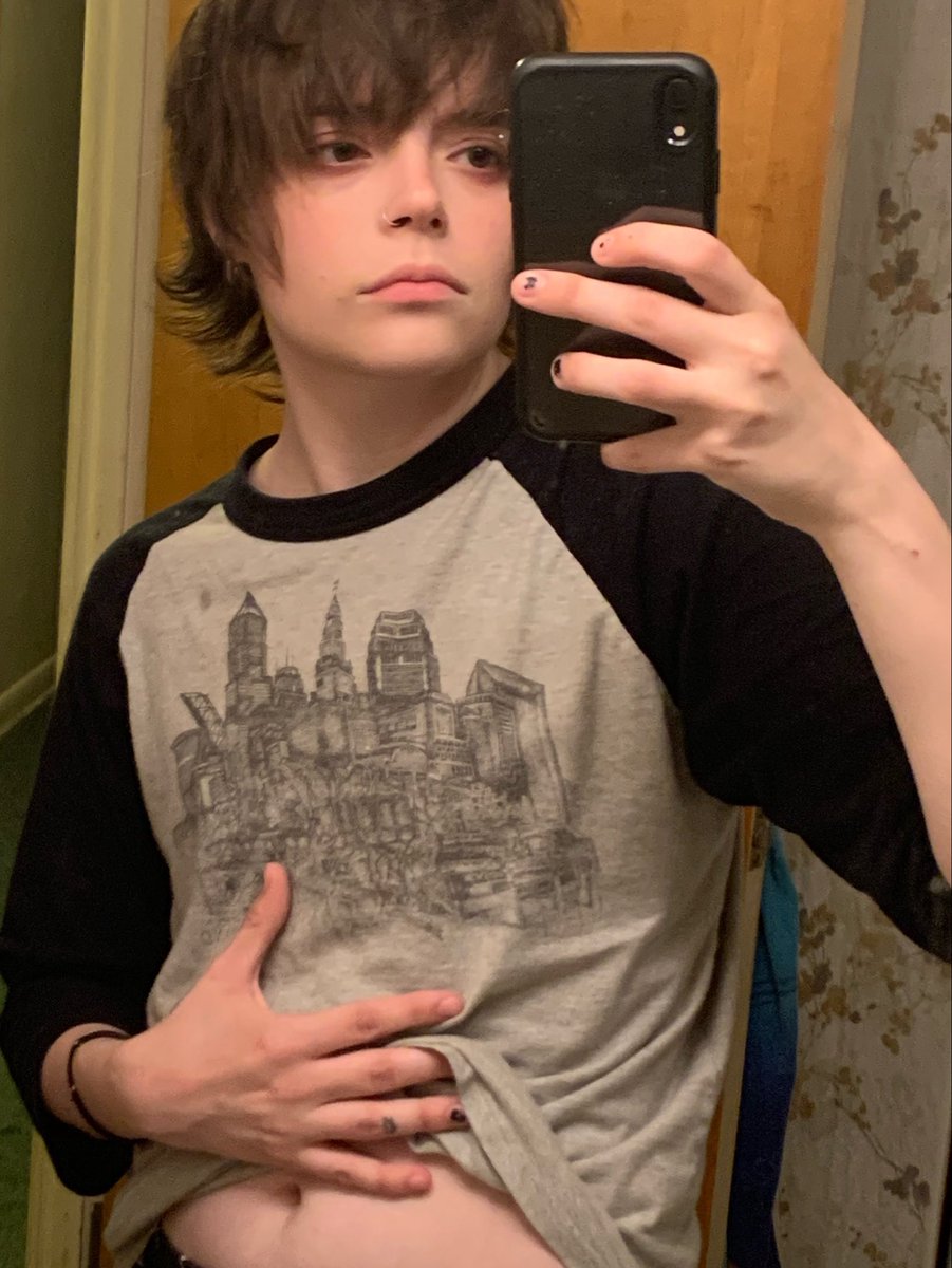 bedroquekai's tweet photo. pics a few months old but #tbot #tmasc #nonbinary #transgender https://t.co/UZ0C7G4NvJ