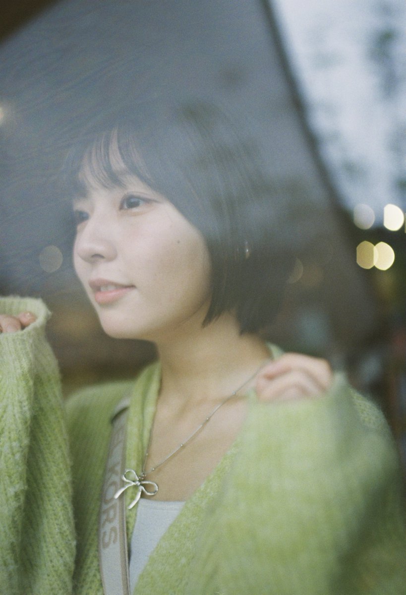 genic_web's tweet photo. 乙女グラフィー 山本春花 @haruka146 

老いることへの劣等感から解放される方法を探求する、自分自身へのプロジェクト「乙女グラフィー」について、伺いました。
「写真に写る若い女性は昔の私の投影。彼女たちを撮りながら、若い自分の姿を探し続けている」

インタビュー https://t.co/NgVuTZHDZP