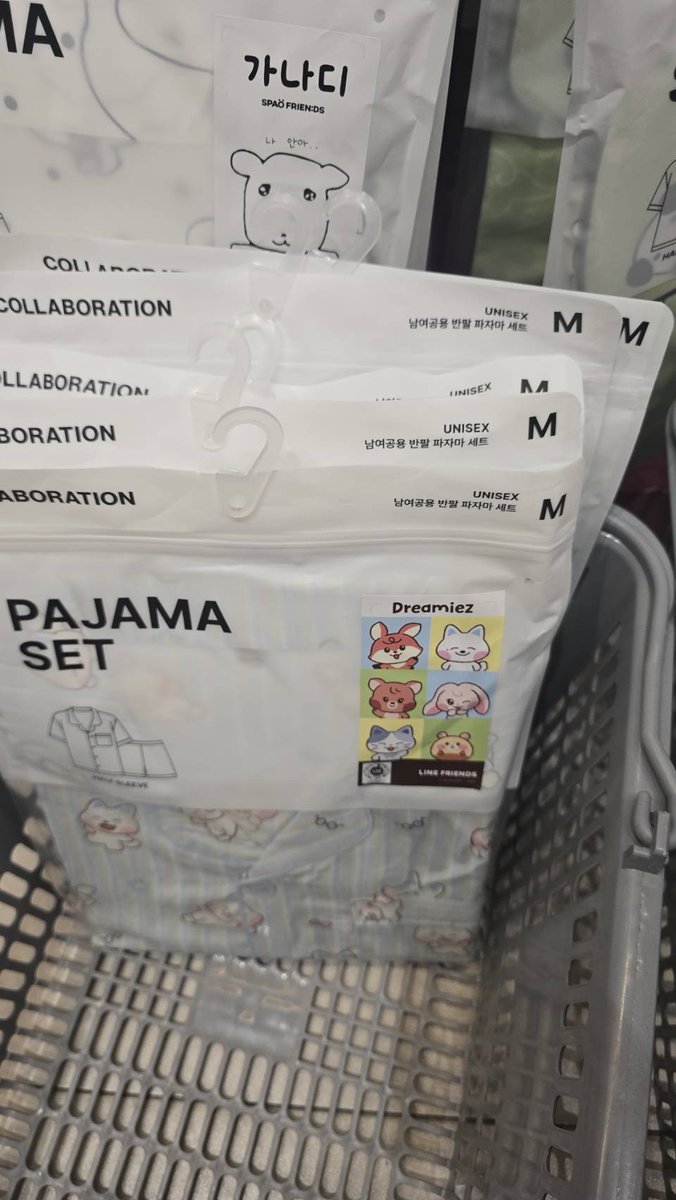 ppreprep's tweet photo. 🌳 #รับหิ้ว SPAO x Dreamiez 🩷⭐️

🎐ชุดนอน 1,390 บาท ✈️
📮ค่าส่ง 50
✅️ เข้าไทย 30/6 นี้

#ตลาดนัดอซท #ตลาดนัดnct #ตลาดนัดnctdream https://t.co/XoHkAjPROd