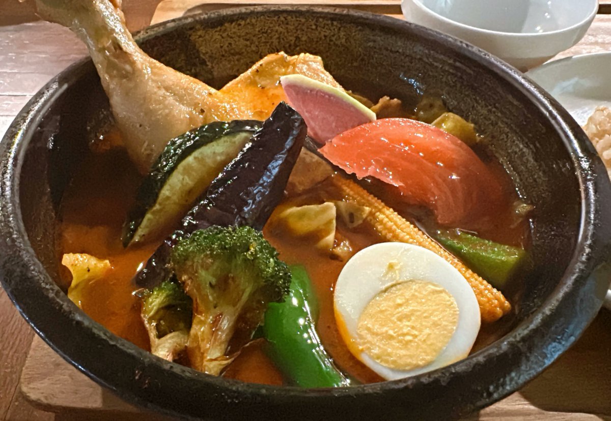 LogicLoversInc's tweet photo. 東京の激ウマなスープカレーおすすめ名店を厳選！🤤
札幌時代から食べ歩く筆者が、トータルで大満足した2026年下半期の最強11店を大公開✨
初心者向けから筆者の熱烈推し店まで、あなたにピッタリの絶品の一杯が必ず見つかります！
https://t.co/OEnC12NWJr

#スープカレー #東京グルメ https://t.co/j5bs8sxwsH