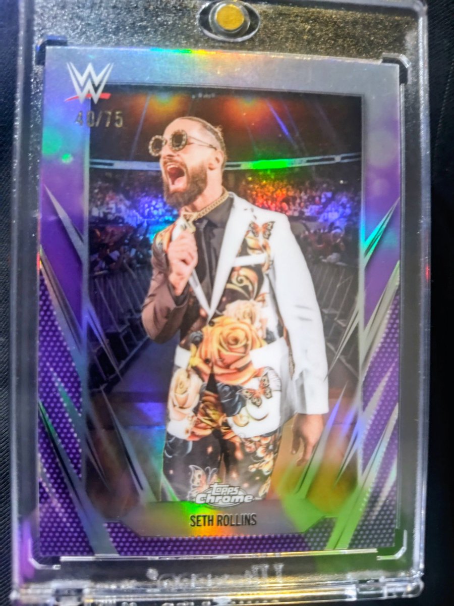 GrittyUrbanSaga's tweet photo. Just pulled live on the card unboxing stream! #WWE @WWERollins https://t.co/fp0oUR01Sb https://t.co/ri4xXoOHTX