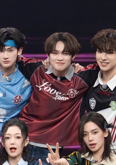 ZCHENLE_IDN's tweet photo. 260626 | Voices of Youth Weibo Update with #CHENLE 

Foto grup episode 10 ✨special kelulusan✨  #VoicesOfYouth

📎 https://t.co/CKP3gNu0or

#천러 #辰乐 https://t.co/PF8eT1Baoo