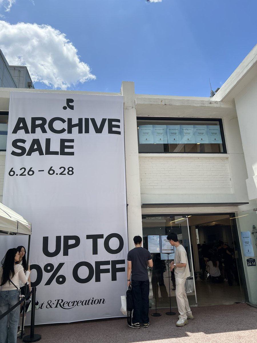 sorry_shop's tweet photo. RR ลด up to 80% อีก 30 นาทีจะเข้าไปดูของ เข้ากลุ่มรอช้อปได้เลยค้าบบ อาจจะรีบอัพของรีบซื้อแบบไวไว 🔥🔥

#รับหิ้วเกาหลี #หิ้วเกาหลี #พรีออเดอร์เกาหลี #พรีเกาหลี https://t.co/ZFoJKiJpa6