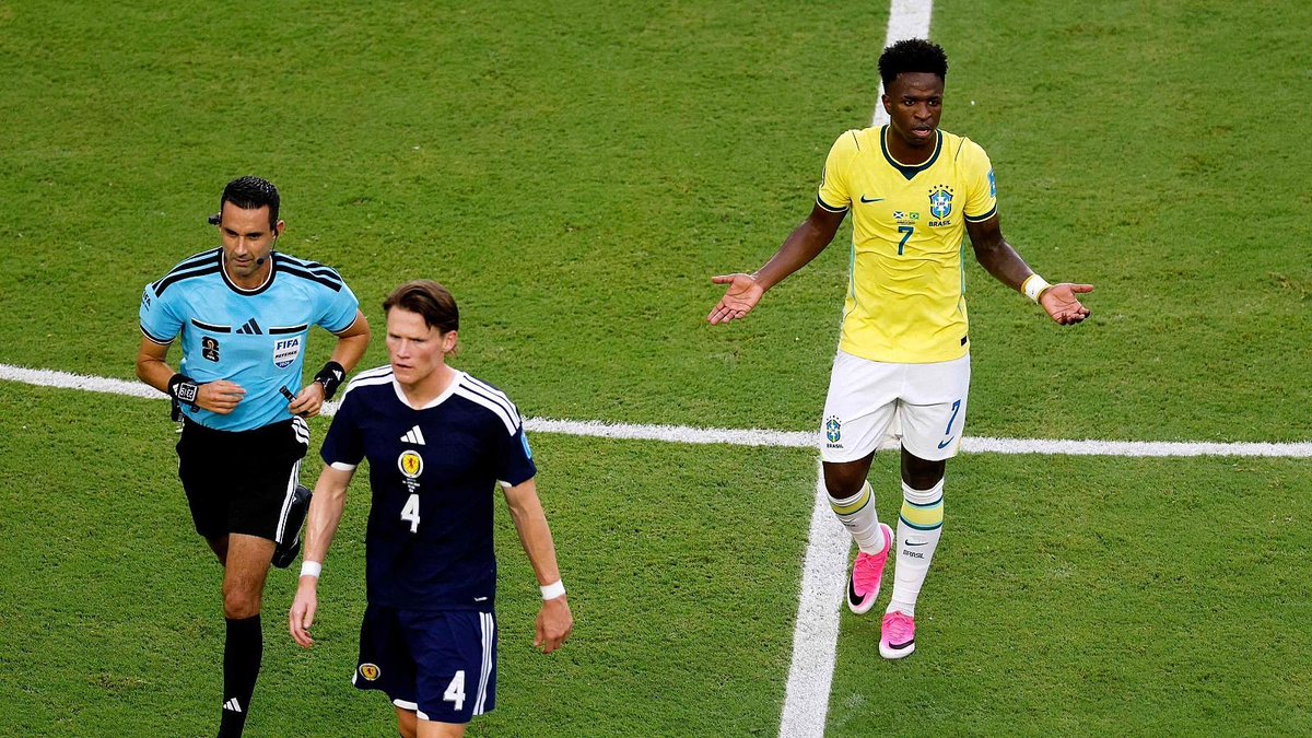 AlexandreZoume1's tweet photo. Una imagen 
Mil preguntas 
Una respuesta : Messi y FIFANTINO https://t.co/nfQG1j3npn