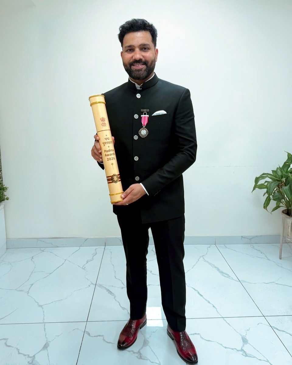Sri_varma46's tweet photo. Congratulations Ro-Hitman on being conferred with the #PadmaShri! This is a testament to the years of hard work you've put in and the selfless spirit with which you've put the game and the nation ahead always! @ImRo45 🇮🇳 https://t.co/57MMherSIG