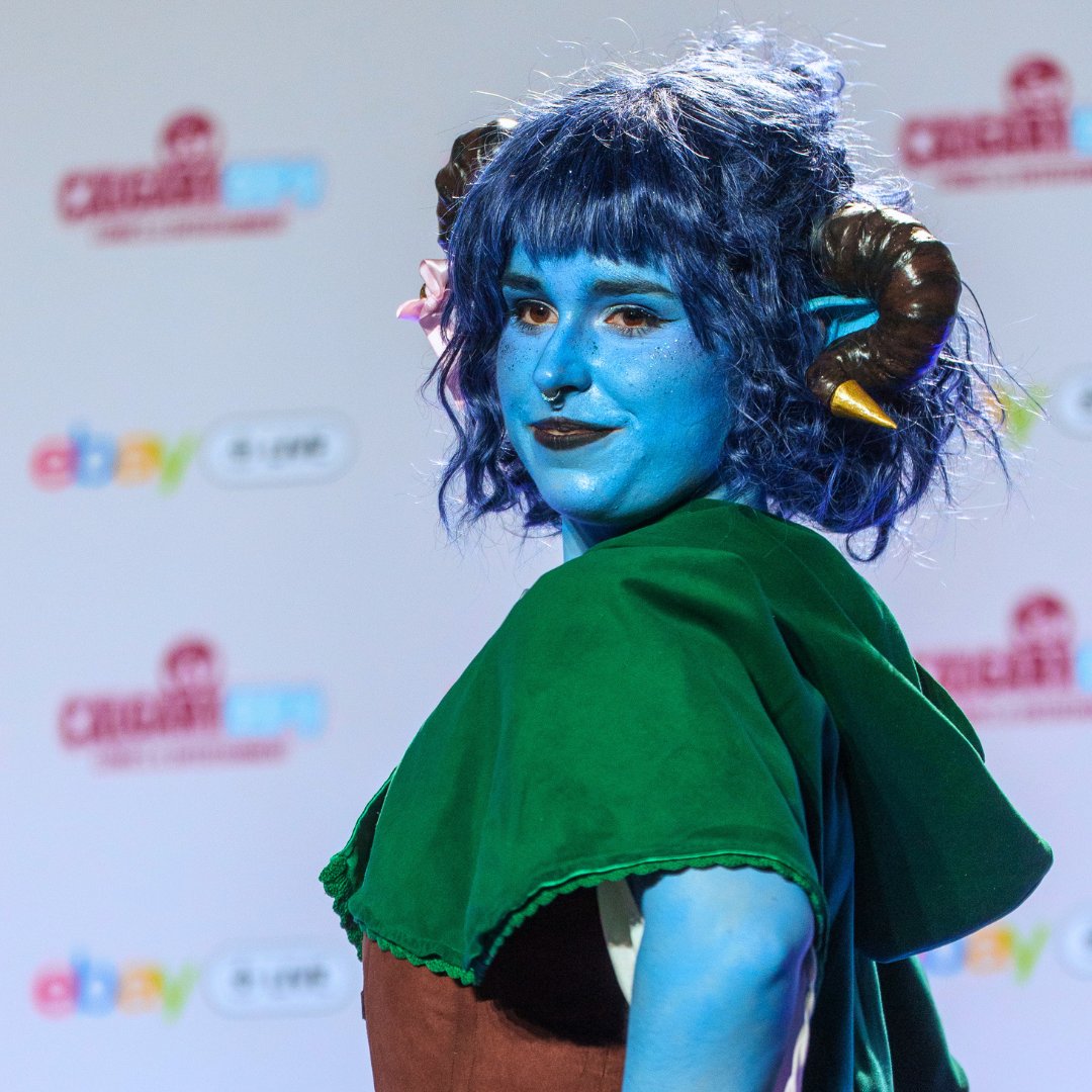 Calgaryexpo's tweet photo. Meet our 2026 #MastersOfCosplay Stampede Qualifier's Best Journeyman winner, Eevee Pendragon 🌟
Eevee won for her costume as Jester Lavorre from Critical Role. Whether you're a long-time Critter or new to D&amp;D, there's no denying her costume is iconic. Let's hear it for Eevee 🙌 https://t.co/cVUHGyGnLk