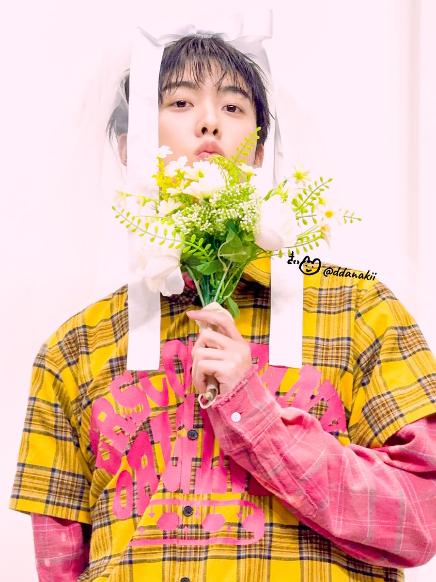 ddanakii's tweet photo. 260620 
myStarGoods 대면 팬사인회

綺麗！着こなせないものある？🤭💛

#윤산하 #YOONSANHA #ユンサナ
#ASTRO @YOONSANHA_offcl https://t.co/stsT8UvyWB