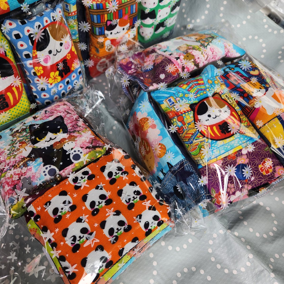 cat299ya's tweet photo. Ulikeさんに納品済みです。
猫以外にもパンダやウーパールーパー( =＾ω＾)
元気なカラーで作ってます。
二九九屋の次の予定は7月11日12日のテヅバ姫路です。
#299屋　#二九九屋　#ネコ雑貨 https://t.co/ig16MV6ogV