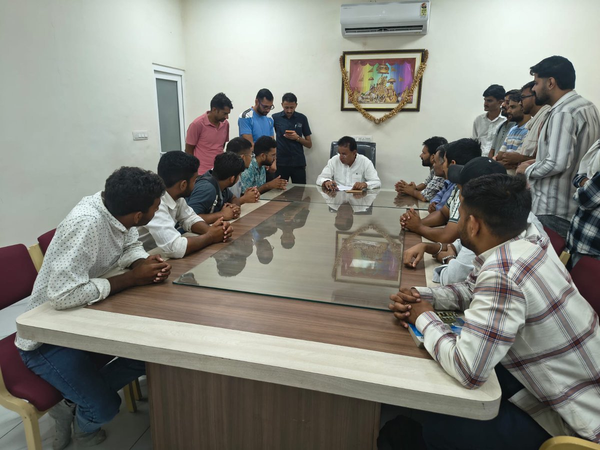 AtulMalav66888's tweet photo. #लाइब्रेरियन_परिणाम_जारी_करो
@alokrajRSSB @BhajanlalBjp @JogarampatelMLA @kkvishnoibjp https://t.co/iZSKGO1Xyo