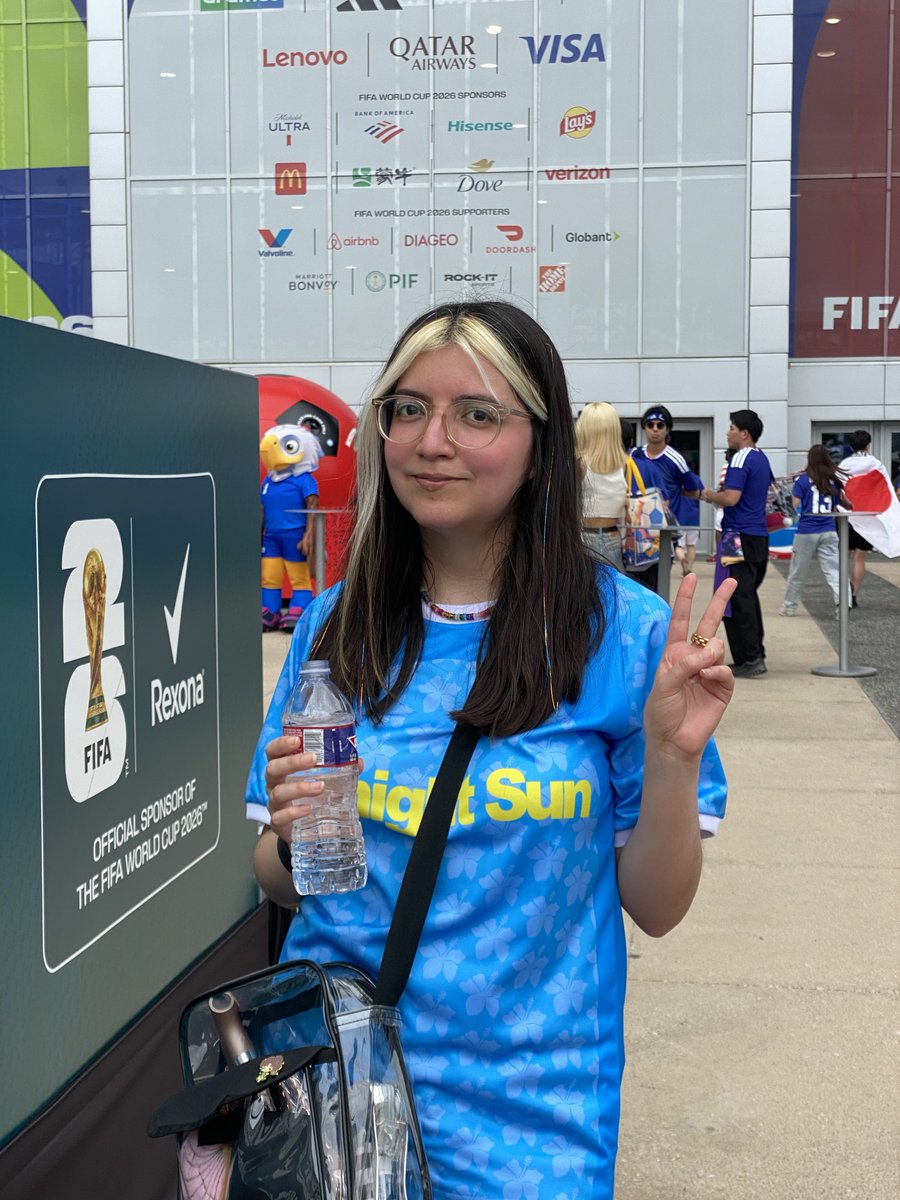 seli's tweet photo. The fit’s lowkey giving Ava Daniels today https://t.co/m1draj0qNK