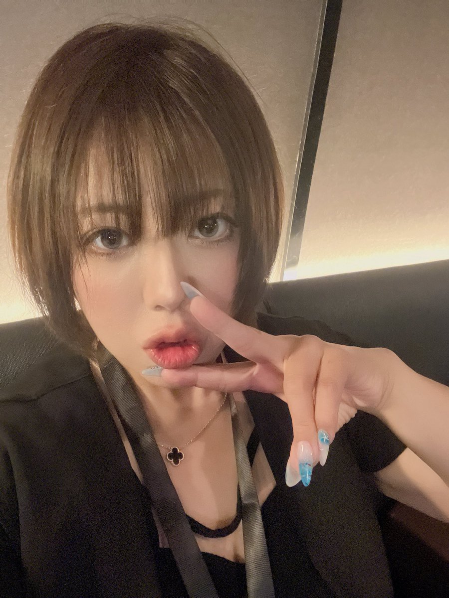124kg2's tweet photo. 風呂上がり半裸で歩いてたら
｢あれ？？なんか痩せた？？薄くなってきてる｣って娘から頂いた♡
もうさすがに130kgまで戻るような事はないけど、気を抜くと酒クズだからすぐ太る🐷 頑張るぞいو(  ˙꒳˙  )٩ https://t.co/4gOVWjCGeB