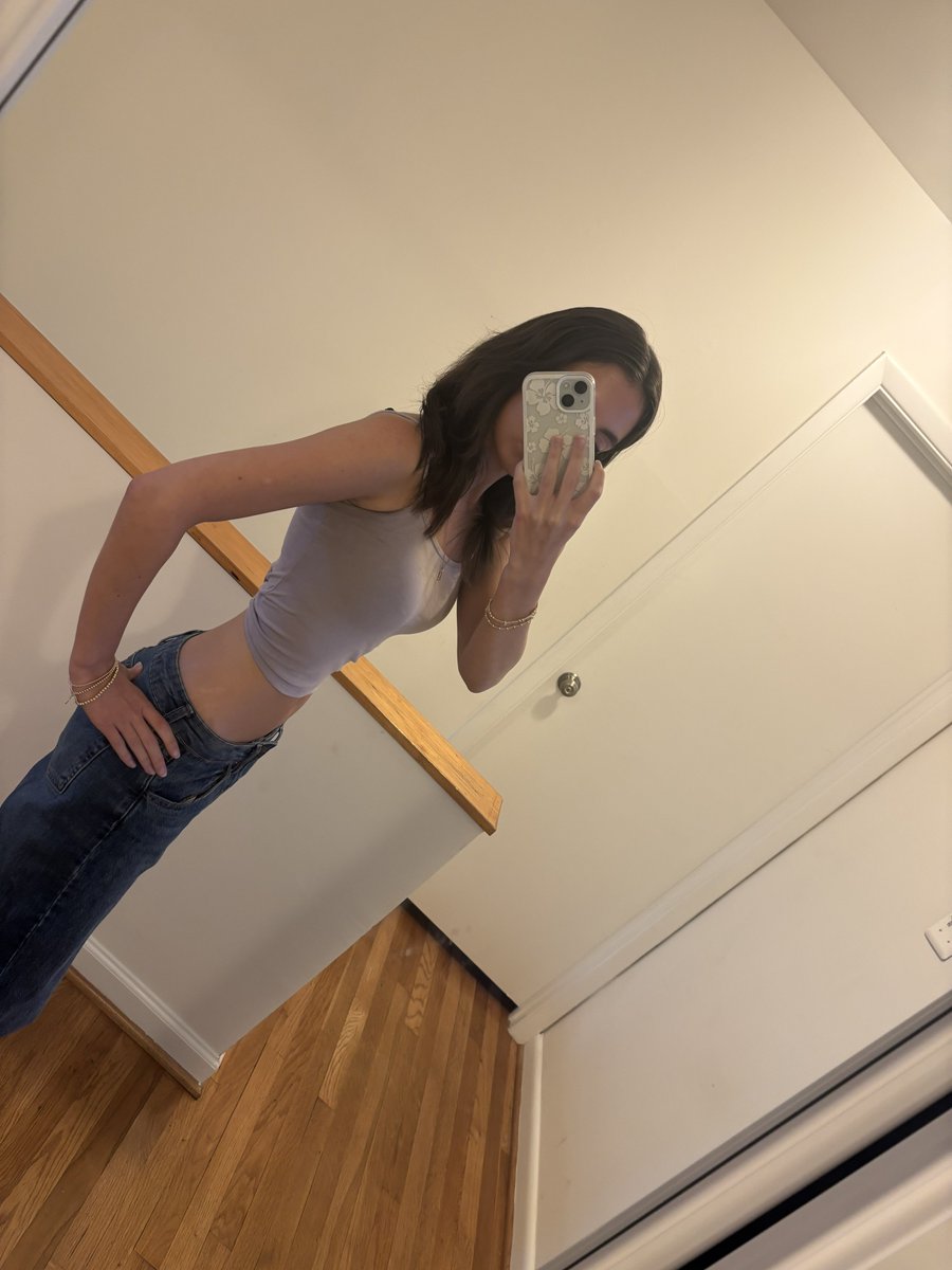 avs🦢🩵 tweet media