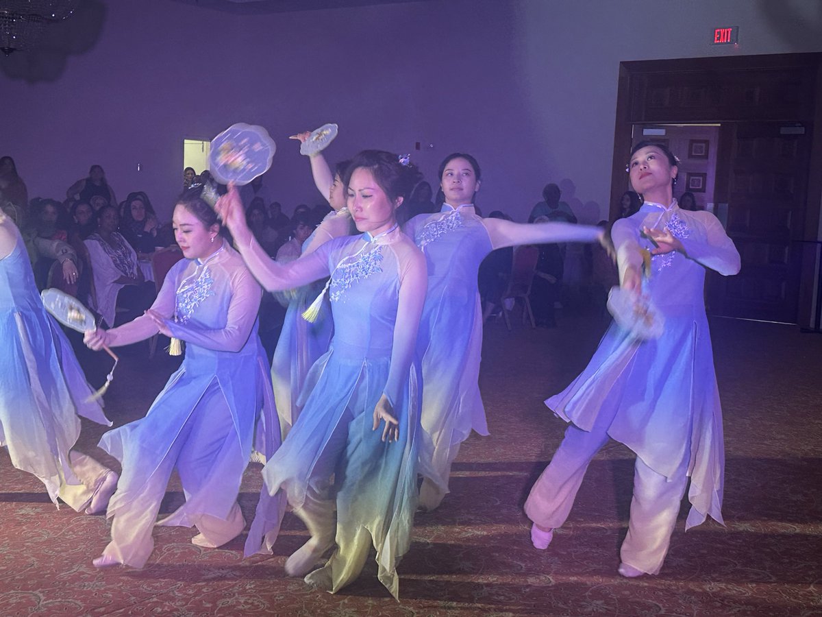 WorldFestivals7's tweet photo. June 20 marked the closing ceremony of Ottawa Multicultural Week. The day was celebrated with vibrant performances by artists from around the globe at IDI , along with delicious Turkish cuisine.
Thank you, Ottawa, once again for celebrating with us and embracing multiculturalism. https://t.co/srY0UoLw0I
