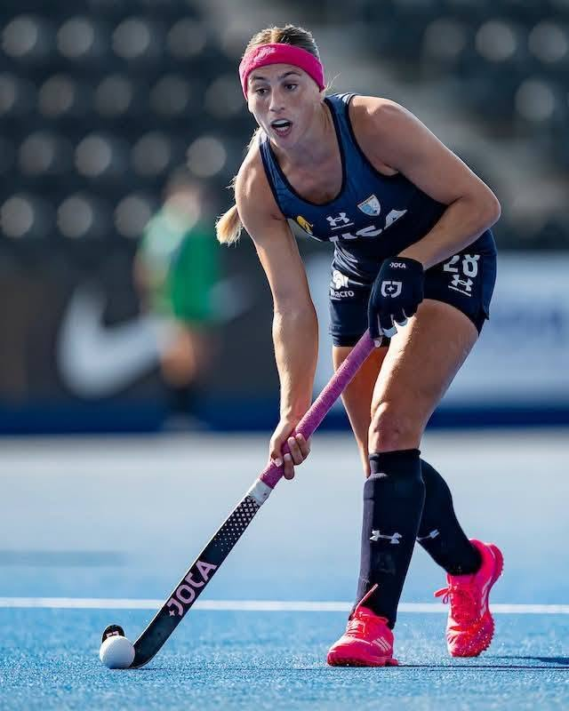 juegargentina's tweet photo. #Hockey 🏑 #FIHProLeague 
#Londres 📷FIH :: 

Las #Leonas quieren revancha y volver al triunfo 🐾 #JuegaArgentina 

:: Fecha 15 :: 
11:30hs 🇦🇷 Argentina vs España 🇪🇸 

📺ESPN 4 y Disney+ 
💻Youtube (usar VPN desde el Reino Unido) 
👉En VIVO https://t.co/4oTZ0dEiao https://t.co/ikFxvqHp5Q