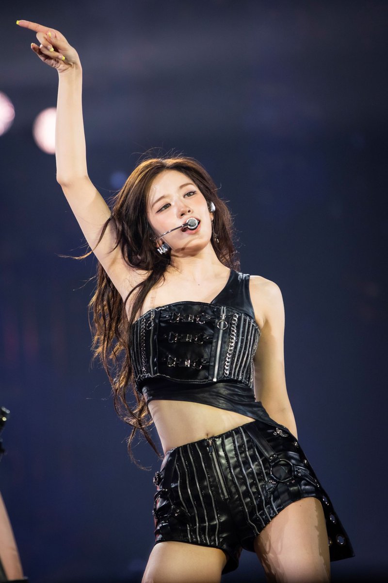 ayjpix's tweet photo. her aura is insane 😳 https://t.co/VuKTMyjM6B