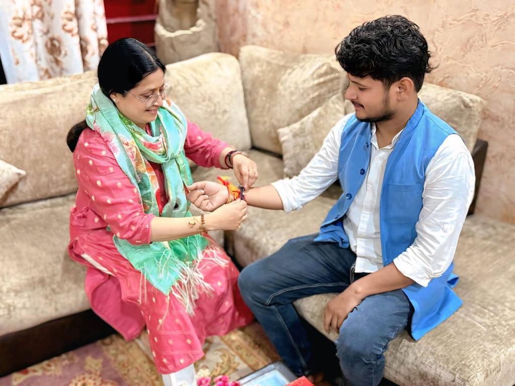 chandanbhattbjp's tweet photo. वात्सल्य हॉस्पिटल की निदेशक एवं भाजपा महिला मोर्चा की प्रदेश महामंत्री बड़ी बहन @kirtika_agrawal  जी को  @BJP4UP का प्रदेश उपाध्यक्ष बनाएं जाने पर हार्दिक बधाई एवं शुभकामनाएं एवं शीर्ष नेतृत्व का बहुत बहुत अभार! https://t.co/toRrpaVoq1