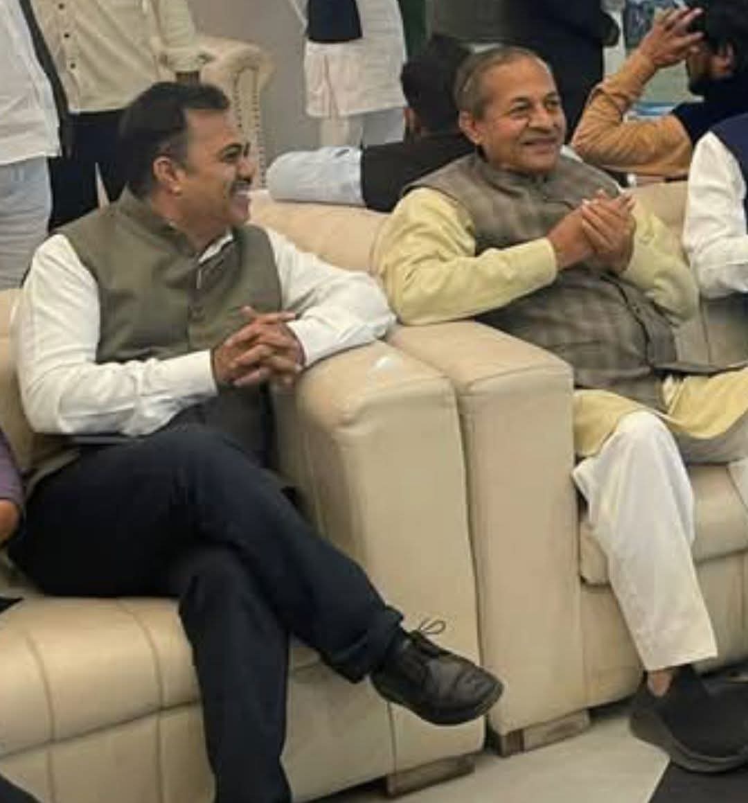annukhan78's tweet photo. @BJP4India द्वारा पूर्व मंत्री बड़े भाई श्री @nawabsnagar जी को पश्चिम क्षेत्रीय अध्यक्ष नियुक्त किए जाने पर हार्दिक बधाई एवं शुभकामनाएं @narendramodi @AmitShah @rajnathsingh
@myogiadityanath @dr_maheshsharma
#annukhan https://t.co/AGQPIAQ7mA