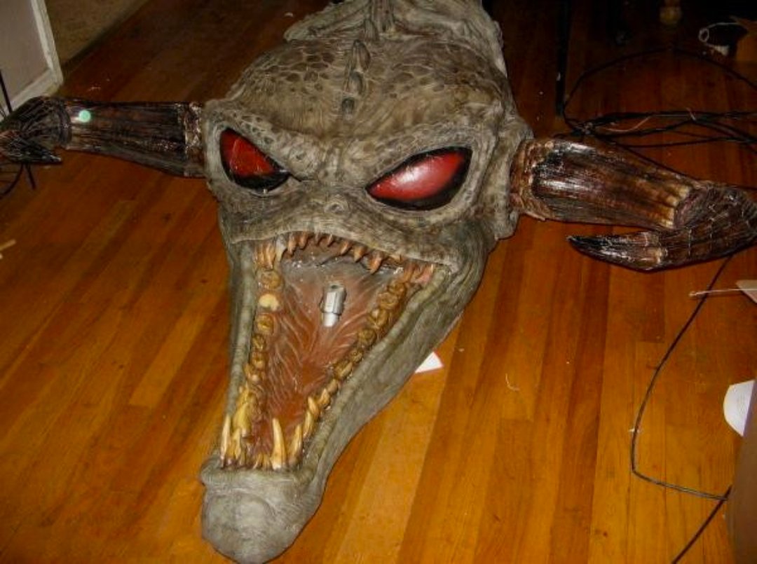 SpawnArchive's tweet photo. Spawn: The Movie's Violator Animatronic Head (1996)
#Spawn https://t.co/eh7w9cOmUD