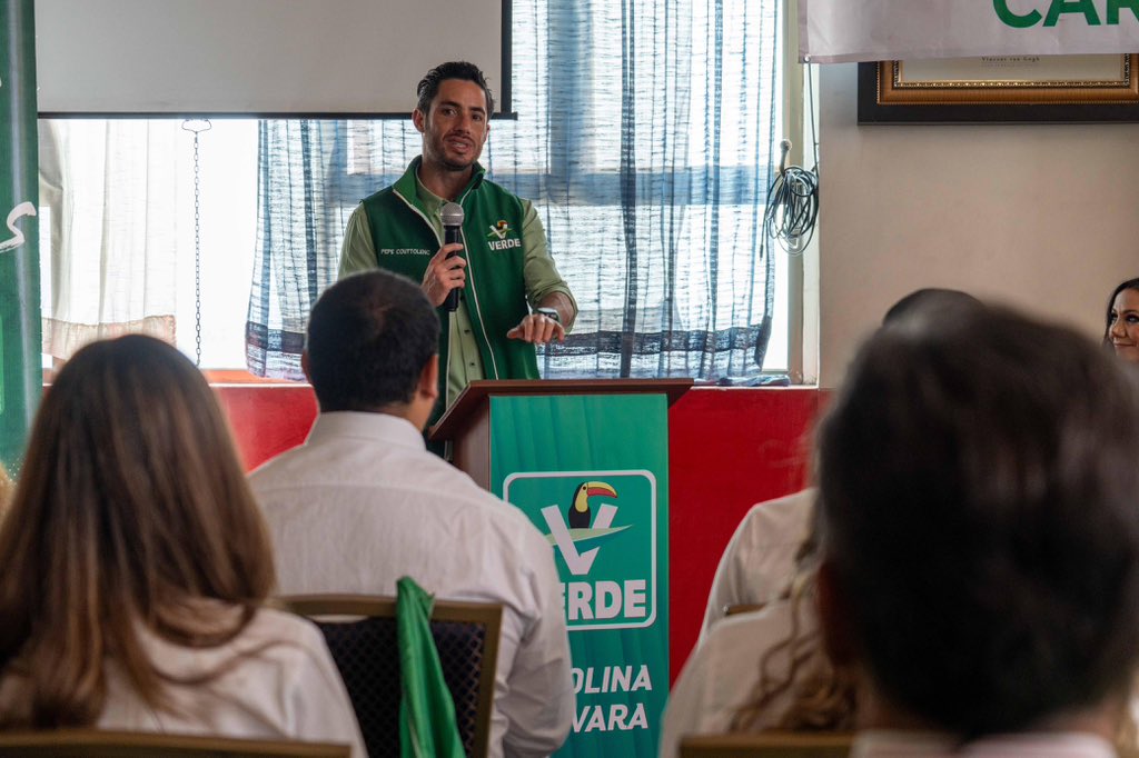 pepecouttolenc's tweet photo. Cerramos nuestra #RutaDeLaChamba junto a la extraordinaria #FamiliaVerde de 📍Coacalco. ✅💚

Estamos más fuertes que nunca y vamos con todo. 👊🏻 ¡Hasta donde tope!💚

@eruviel_avila https://t.co/QEXrFEnZCX