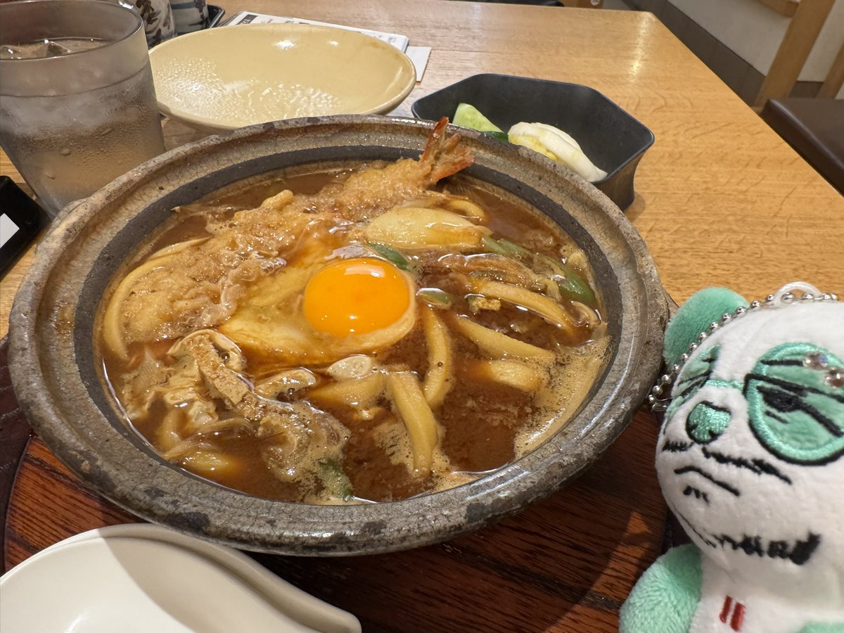 fallot5569's tweet photo. 名古屋めしにありついた🍜うどんにお漬物が付くことに驚き https://t.co/Uamk8RN1HM