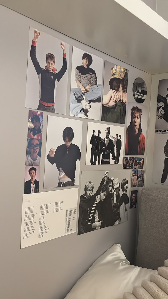 erinxcore's tweet photo. my photo wallll☝️ https://t.co/0gmyxINaBa
