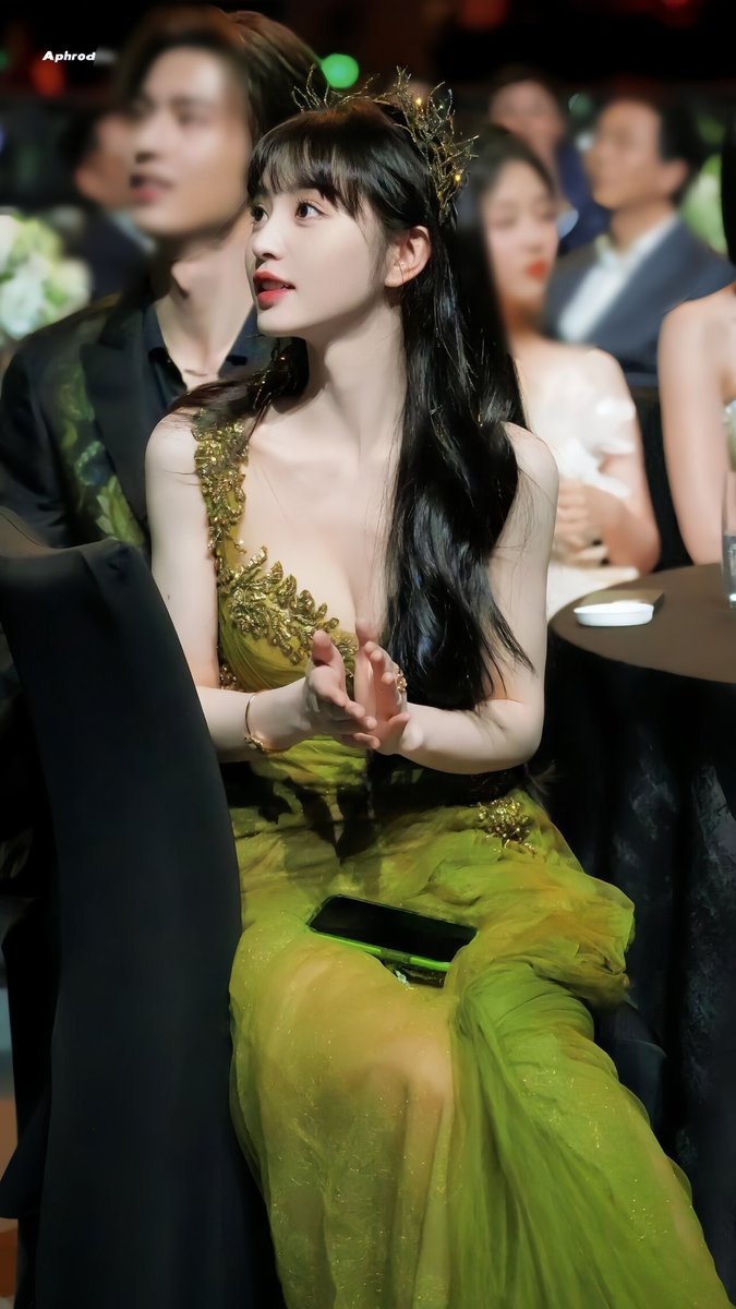 YuqiangGong's tweet photo. 知道是哪个女人吗 https://t.co/mvau9f70GG