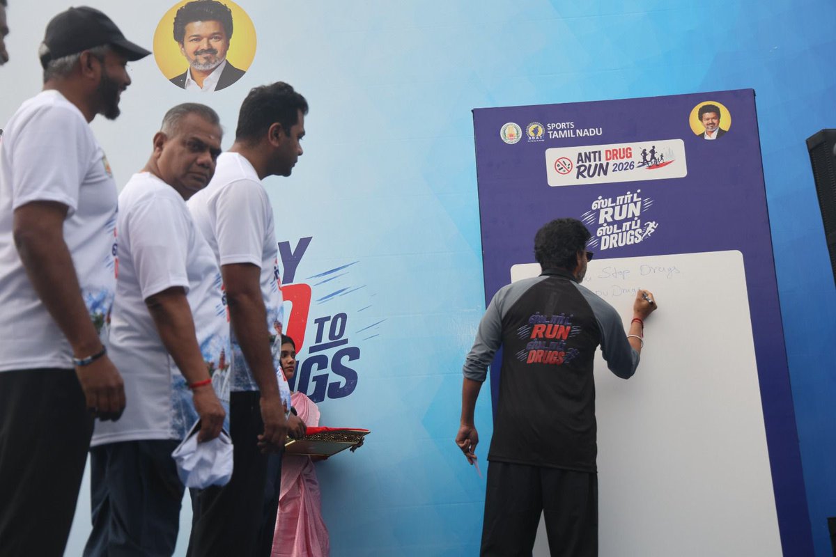 OfficeOfNAnand's tweet photo. மாண்புமிகு தமிழ்நாடு முதலமைச்சர் @CMOTamilnadu அவர்களின் தலைமையில்,

இன்று (26.06.2026) வெள்ளிக்கிழமை,

சர்வதேச போதைப்பொருள் எதிர்ப்பு தினத்தையொட்டி, தமிழ்நாடு விளையாட்டு மேம்பாட்டு ஆணையம் சார்பில் சென்னை காமராஜர் சாலையில் ‘ஸ்டார்ட் RUN ஸ்டாப் DRUGS’ என்ற (1) https://t.co/4uu3lAVbw2