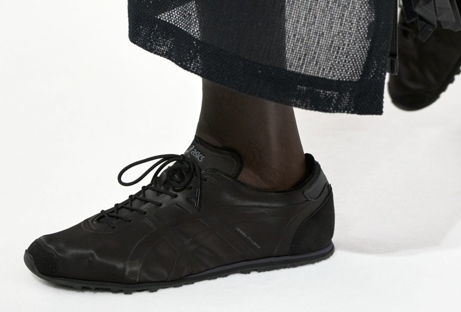 uptod4te's tweet photo. MDS / 三宅デザイン事務所 x ASICS 『ISSEY MIYAKE FOOT』第2弾が発売予定 【 イッセイミヤケ アシックス  新作 27SS 】
https://t.co/Aj316XyAJh https://t.co/ccW3g5G6Sf