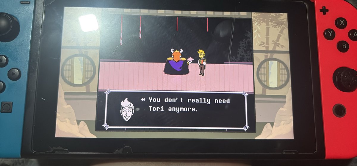 lauprobablyidk's tweet photo. why is everyone inviting to make out each other so naturally now https://t.co/6jcv9Lnlo8