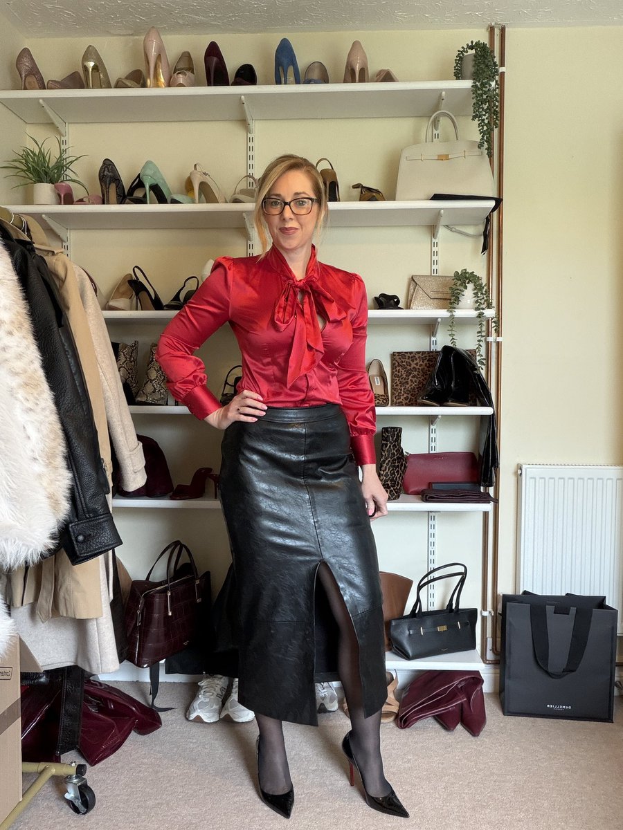 HeelsGoddess2's tweet photo. Which Skirt….
Midi
Pencil
Long 
Short https://t.co/DnlZxecWqg