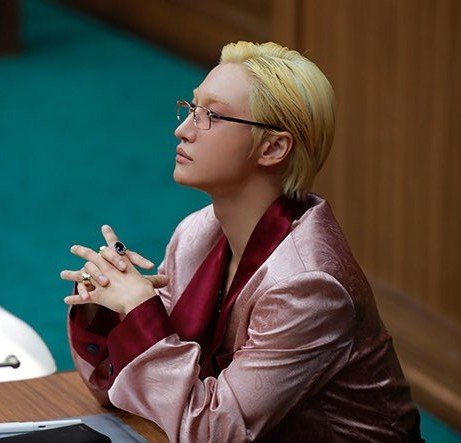 milkinhwa's tweet photo. this is so captain hj being bought in the court to face his enemy sh https://t.co/vO6L43cTA7
