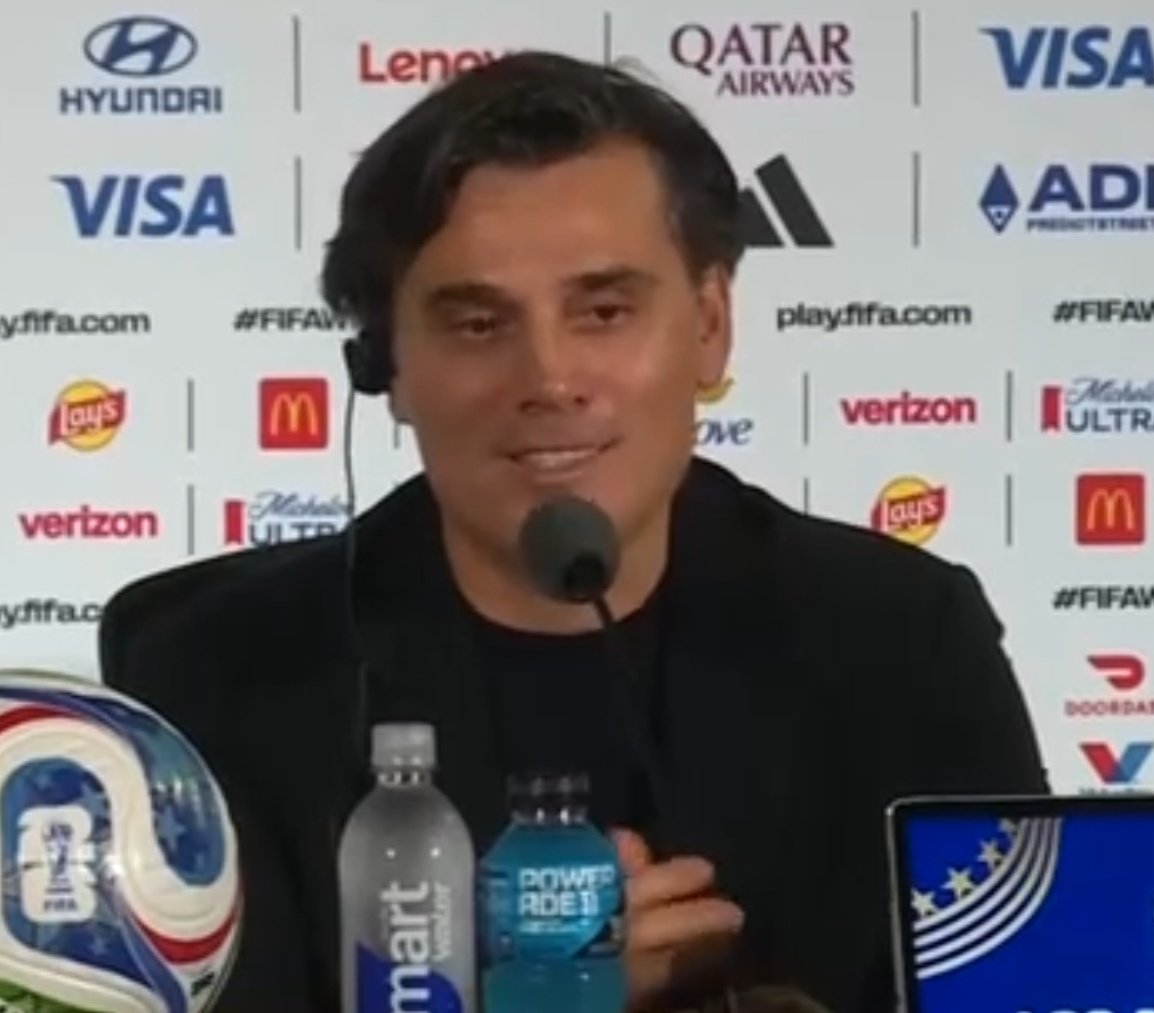 forzacimbom's tweet photo. Montella: "Başımız dik şekilde ülkemize döneceğiz. Bu akşamki zafer bin tane zafere bedel." https://t.co/OZP9i2OSp8